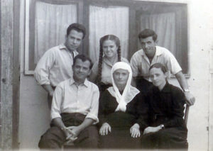 Mandil and Veseli families